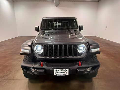 Used 2024 Jeep Gladiator Rubicon w/ Convenience Group AWD/4WD image 42