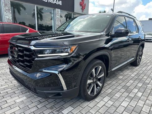 Used 2023 Honda Pilot Elite image 3
