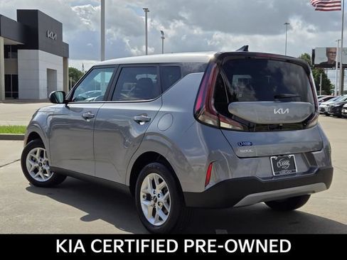 Certified 2025 Kia Soul LX w/ LX Technology Package FWD image 4