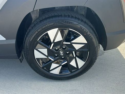 Used 2025 Hyundai Kona SEL image 17