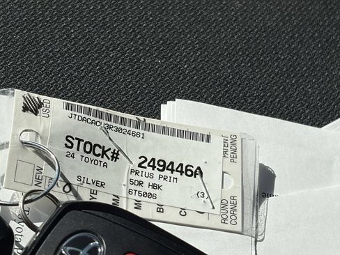 Used 2024 Toyota Prius Prime FWD image 15