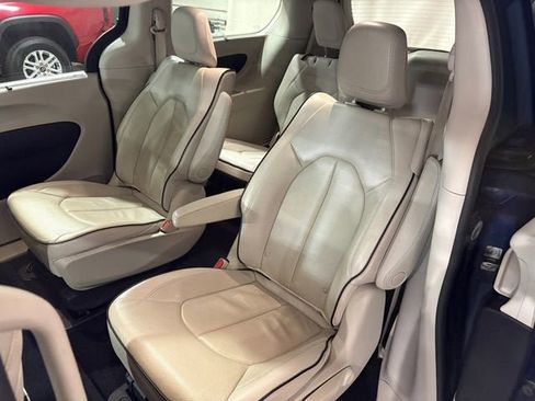 Used 2018 Chrysler Pacifica Limited w/ Advanced Safetytec Group image 27