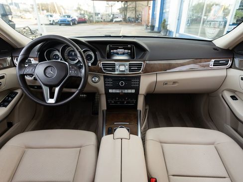 Used 2016 Mercedes-Benz E 350 Sedan image 2