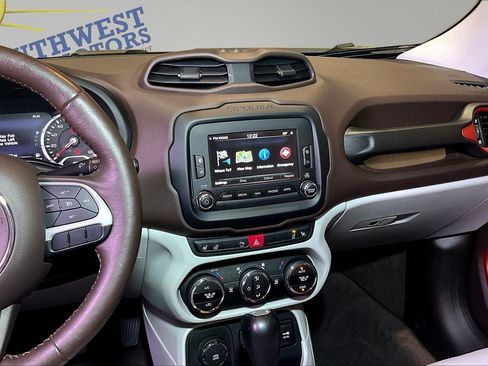 Used 2017 Jeep Renegade Limited AWD/4WD image 10