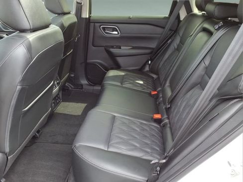 Certified 2026 Nissan Rogue Platinum w/ Platinum Premium Package AWD/4WD image 17