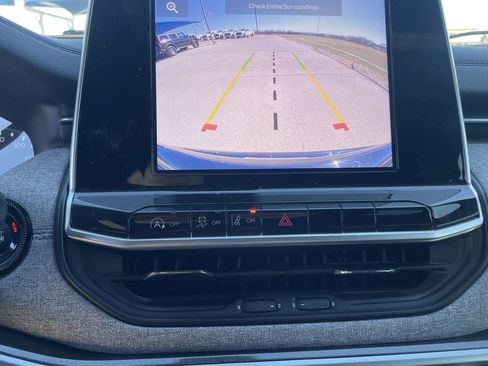 Used 2025 Jeep Compass Sport image 20