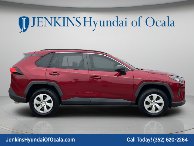 Used 2020 Toyota RAV4 LE FWD image 2