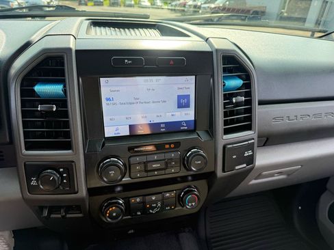 Used 2021 Ford F250 XL w/ STX Appearance Package AWD/4WD image 30