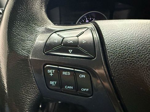Used 2019 Ford Explorer XLT w/ Equipment Group 202A AWD/4WD image 13