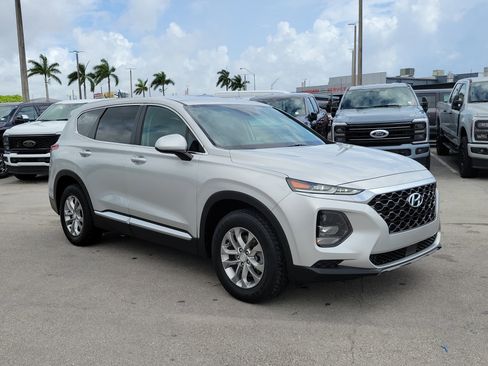 Used 2020 Hyundai Santa Fe SE FWD image 3