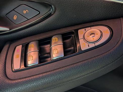 Certified 2020 Mercedes-Benz GLC 300 4MATIC image 10