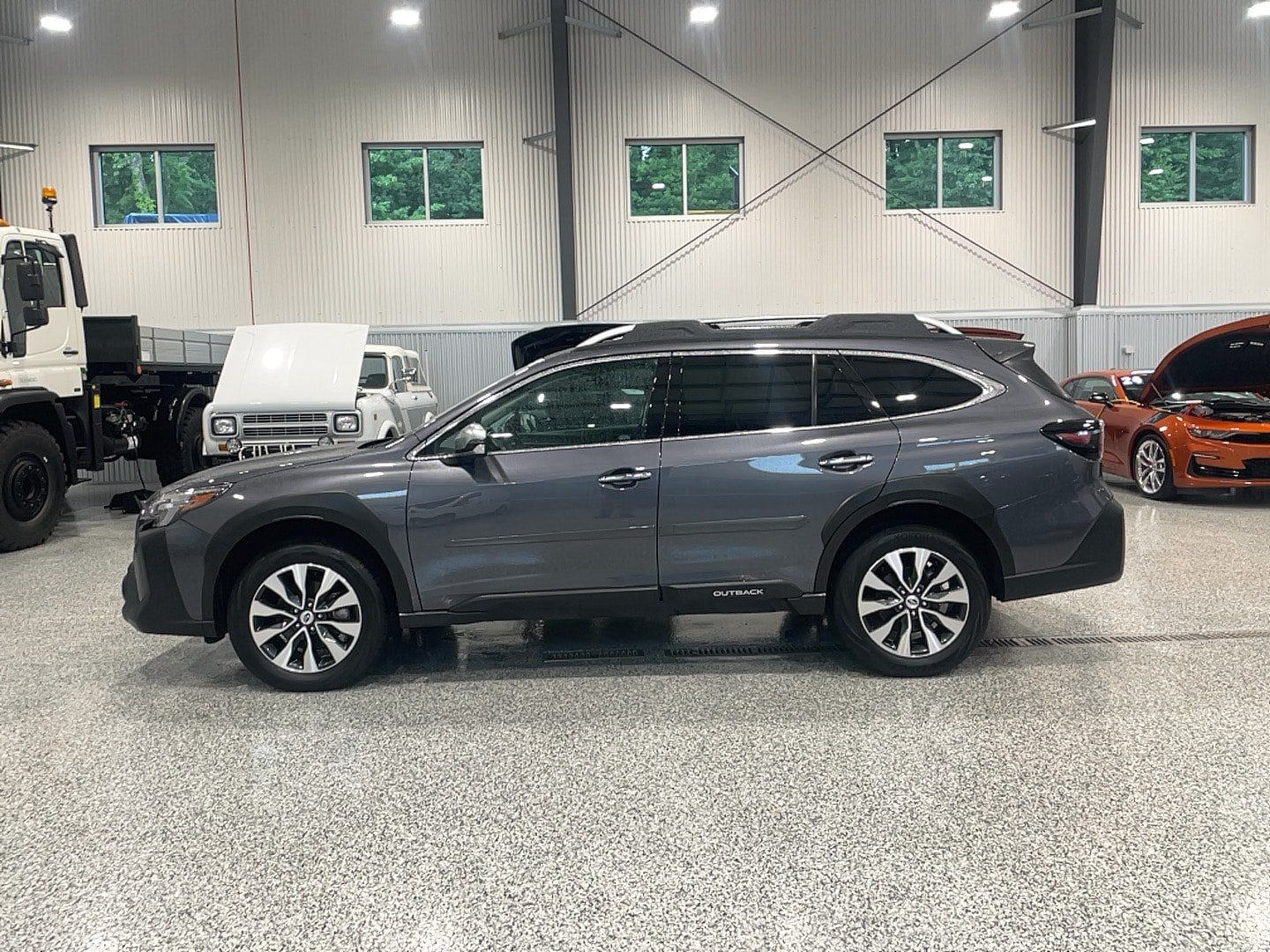 Used 2025 Subaru Outback Touring AWD/4WD image 4