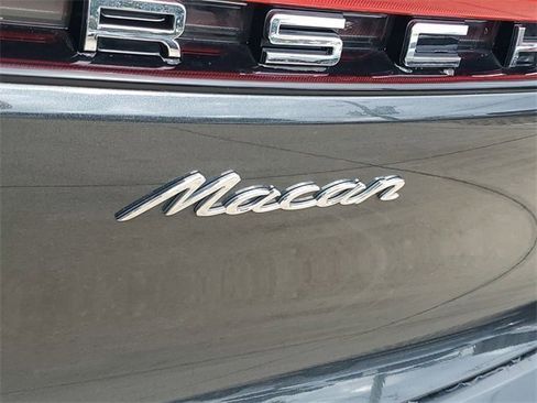 Used 2024 Porsche Macan w/ Premium Plus Package image 38