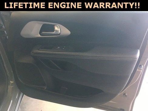 Certified 2025 Chrysler Pacifica Limited image 34