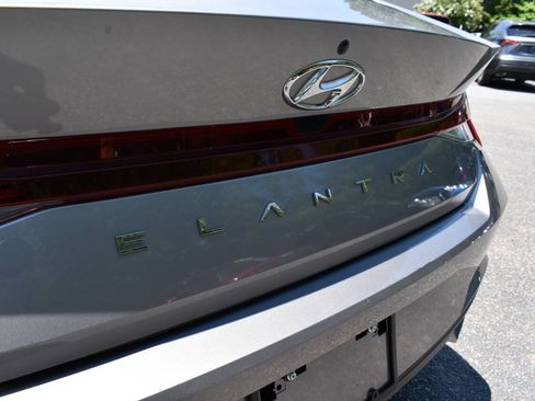 Used 2023 Hyundai Elantra SE FWD image 27