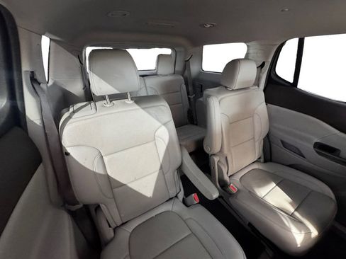 Used 2021 GMC Acadia SLT image 16