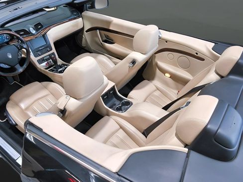 Used 2012 Maserati GranTurismo Convertible RWD image 21