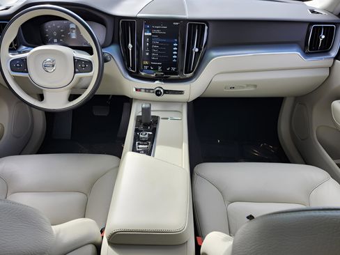 Used 2020 Volvo XC60 T8 Momentum w/ Protection Package Premier image 14