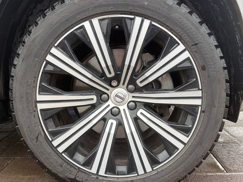 Used 2024 Volvo XC90 B5 Core w/ Protection Package Premier image 8