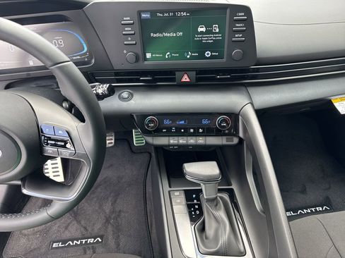New 2025 Hyundai Elantra Sport image 27