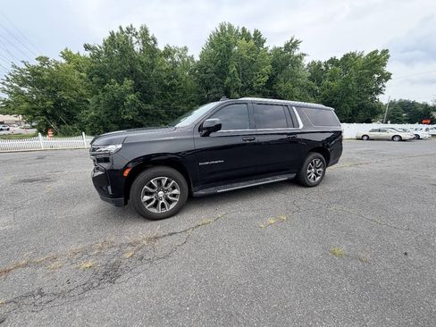 Used 2022 Chevrolet Suburban LT AWD/4WD image 55
