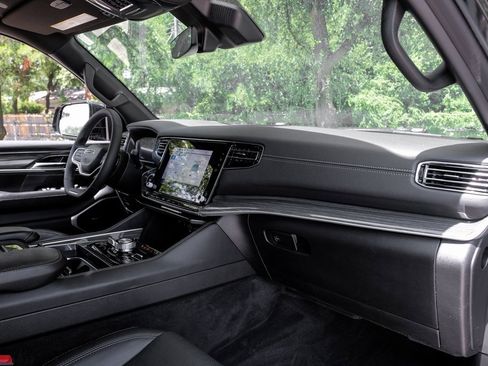 Used 2022 Jeep Wagoneer Series III w/ Premium Group I image 24