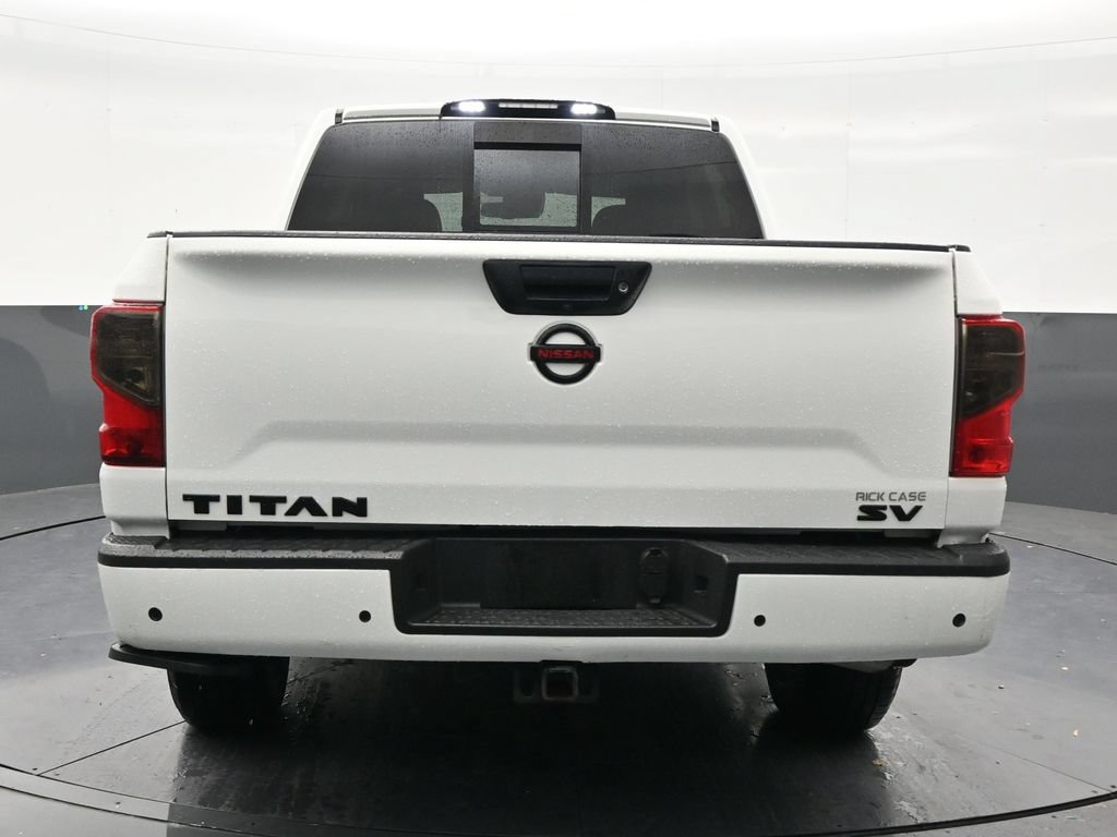 Used 2021 Nissan Titan SV w/ SV Convenience Package RWD image 4