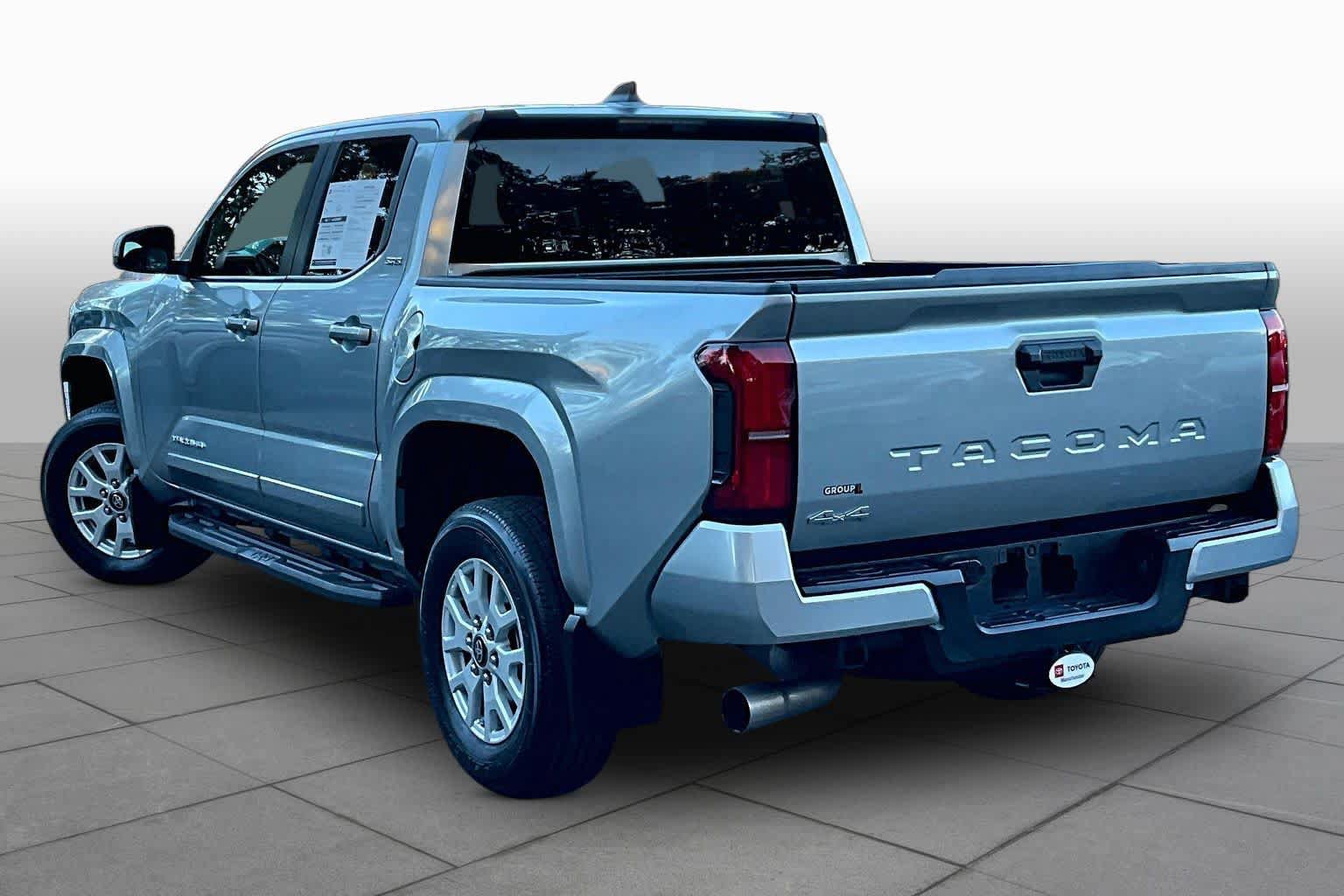 Certified 2026 Toyota Tacoma SR5 AWD/4WD image 12