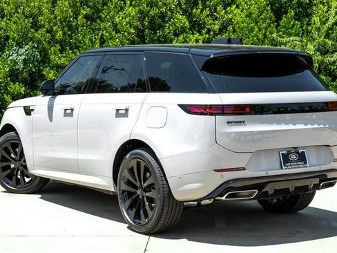 New 2026 Land Rover Range Rover Sport Dynamic SE AWD/4WD image 13