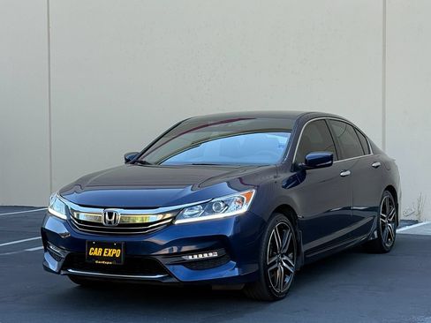 Used 2017 Honda Accord Sport image 4