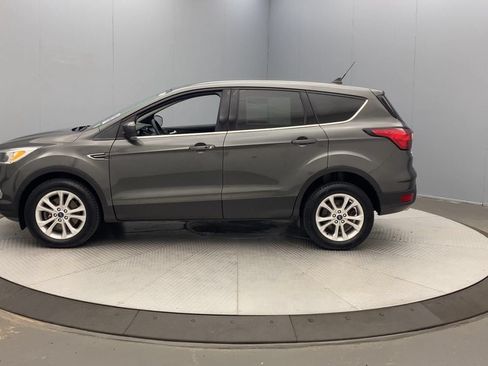 Used 2019 Ford Escape SE AWD/4WD image 2