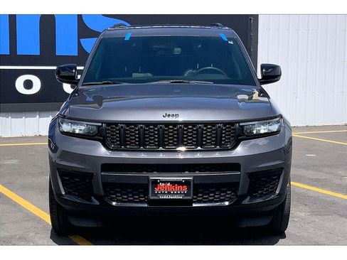 Used 2024 Jeep Grand Cherokee L Altitude AWD/4WD image 3