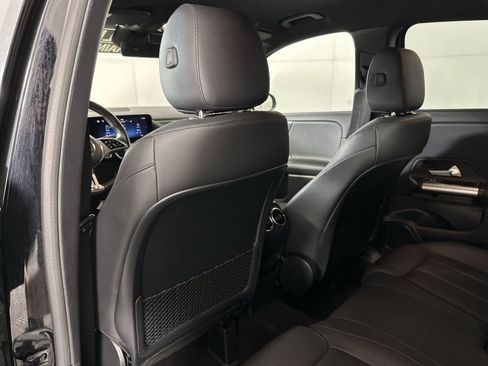 Used 2025 Mercedes-Benz GLA 250 image 23