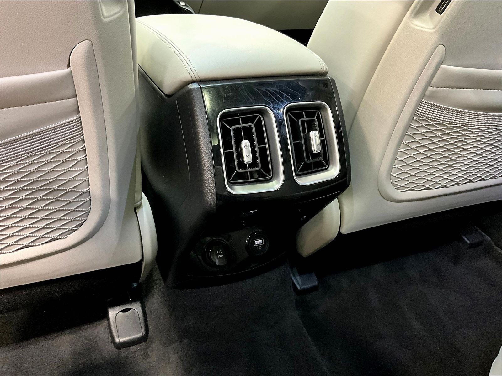 Used 2023 Kia Sorento SX FWD image 10