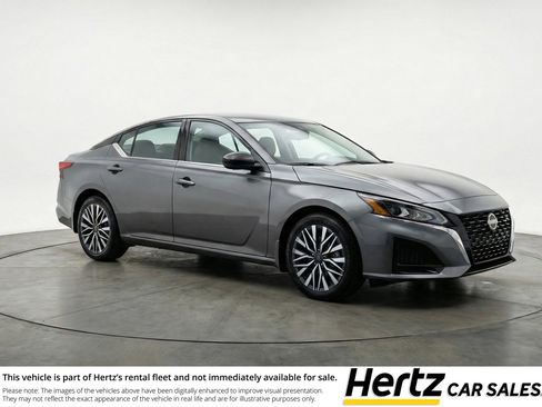 Used 2025 Nissan Altima 2.5 SV image 1