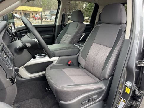 Certified 2024 Nissan Titan SV w/ SV Convenience Package image 18