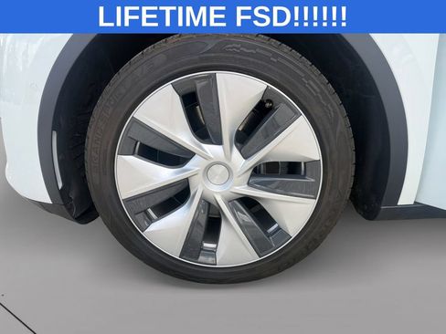 Used 2020 Tesla Model Y Long Range AWD/4WD image 26