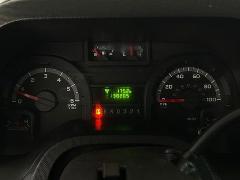 Used 2013 Ford E-450 and Econoline 450 Super Duty w/ PWR Locks & Windows Group image 36