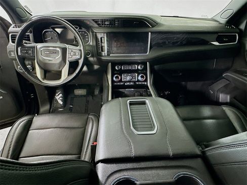 Used 2021 GMC Yukon XL Denali image 17