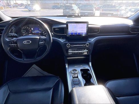 Used 2020 Ford Explorer XLT w/ Equipment Group 202A image 18
