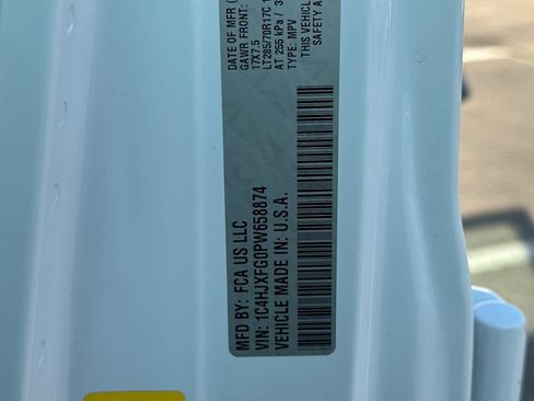 Used 2023 Jeep Wrangler Unlimited Rubicon image 30