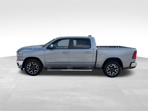 Used 2025 RAM 1500 Laramie AWD/4WD image 3