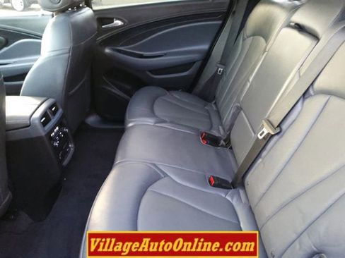 Used 2020 Buick Envision Essence image 27