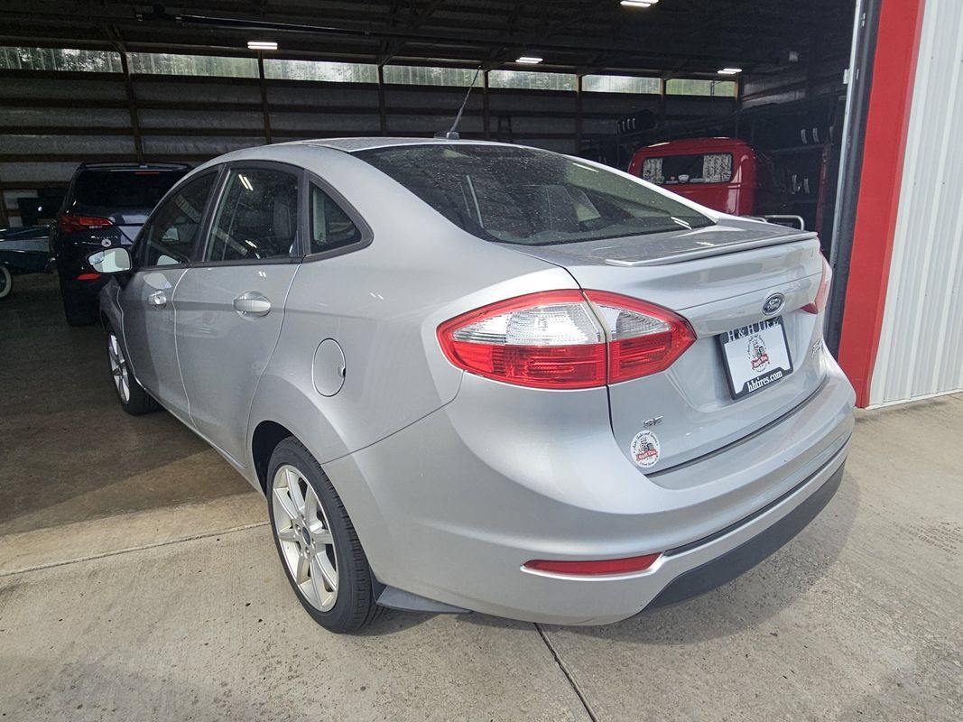Used 2019 Ford Fiesta SE w/ Equipment Group 201A FWD image 6