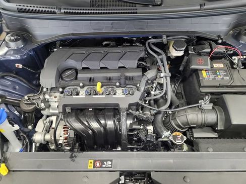 Used 2025 Hyundai Venue Limited FWD image 35