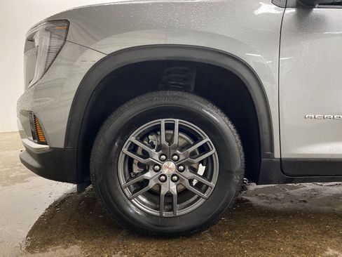 Used 2025 GMC Acadia Elevation image 11