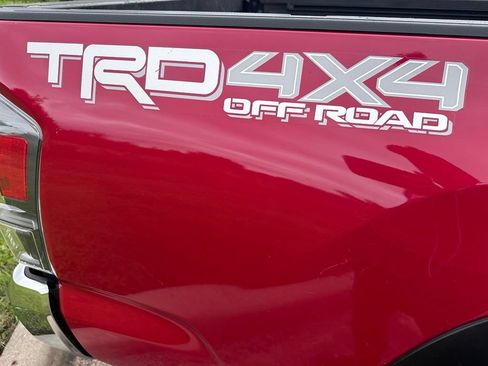 Used 2022 Toyota Tacoma TRD Off-Road AWD/4WD image 6