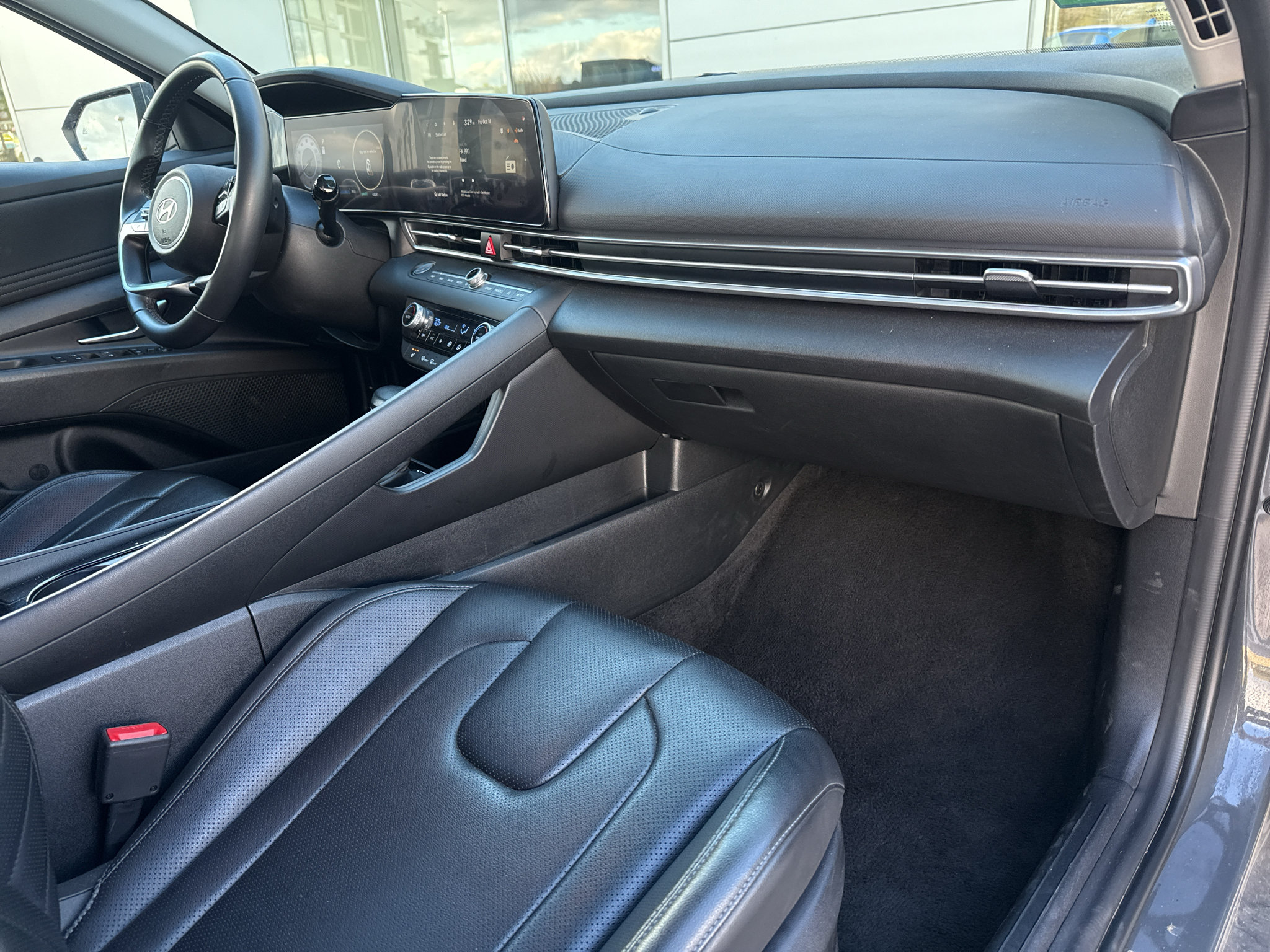 Used 2024 Hyundai Elantra Limited FWD image 35