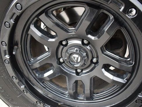 Used 2010 Jeep Wrangler Mountain image 9