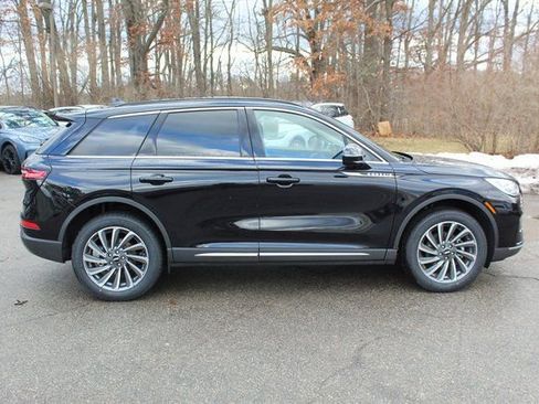 New 2026 Lincoln Corsair Reserve image 2